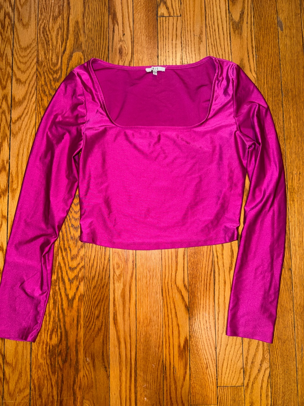 Magenta Long-Sleeve spandex Crop Top